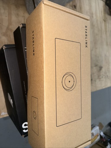 Starlink router new - 3, box